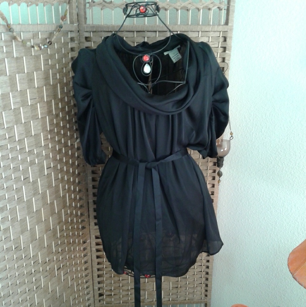 Black scoop neck elegant blouse - Picture 3 of 3